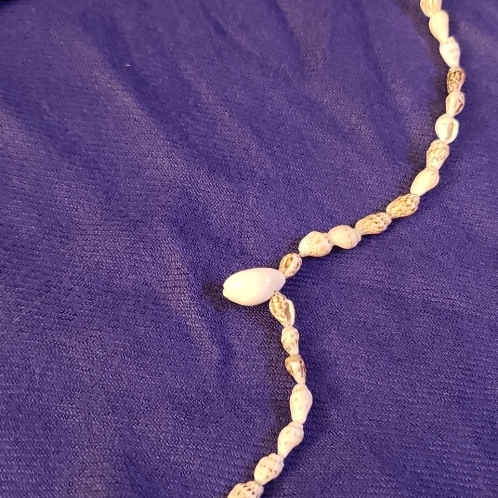 Cowrie Shell Necklace - Picture 4 of 5